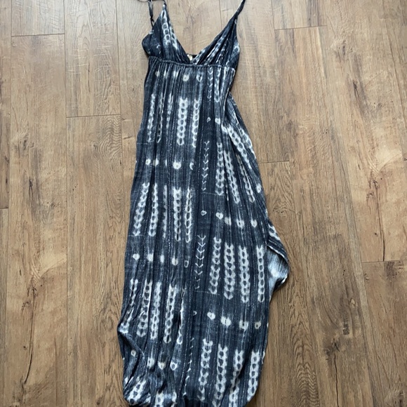 Love Stitch Dresses & Skirts - Love Stitch Maxi dress